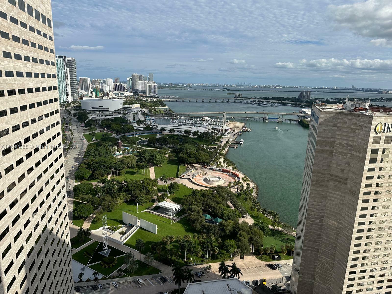 Property Photo:  325 S Biscayne Blvd 4218  FL 33131 