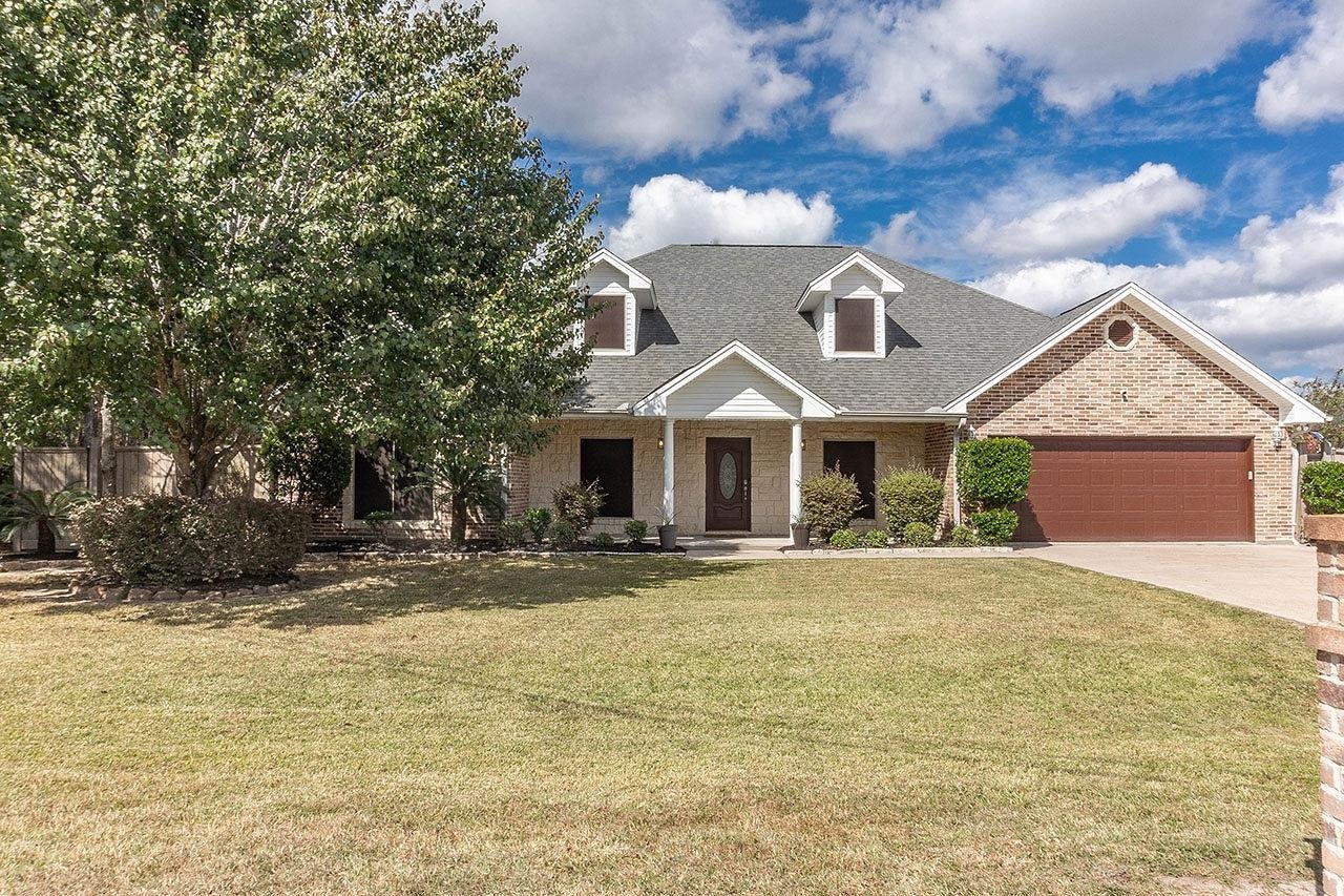 Property Photo: 5315 Richmond Dr TX 77657