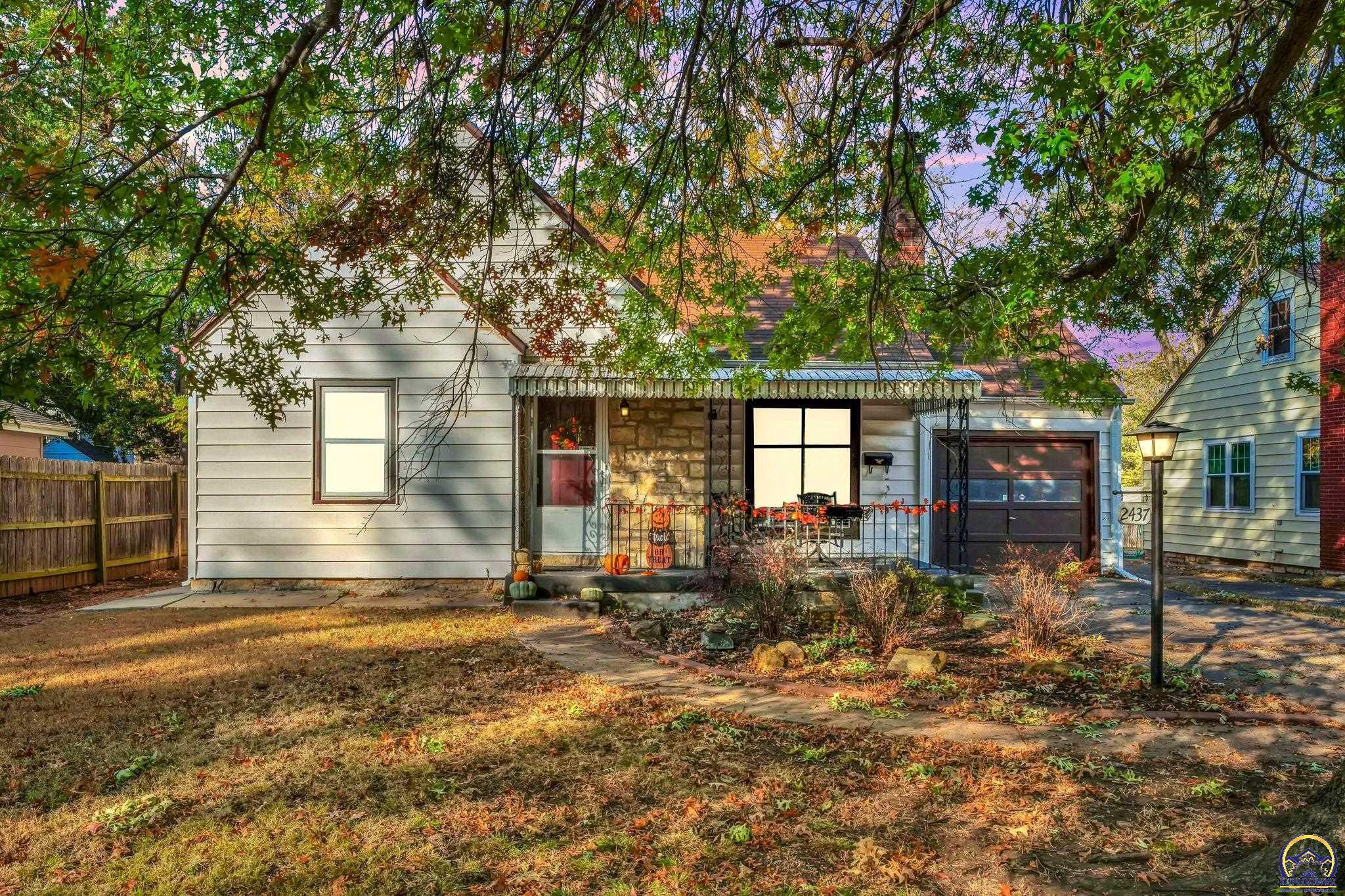 Property Photo:  2437 SW Harrison St  KS 66611 