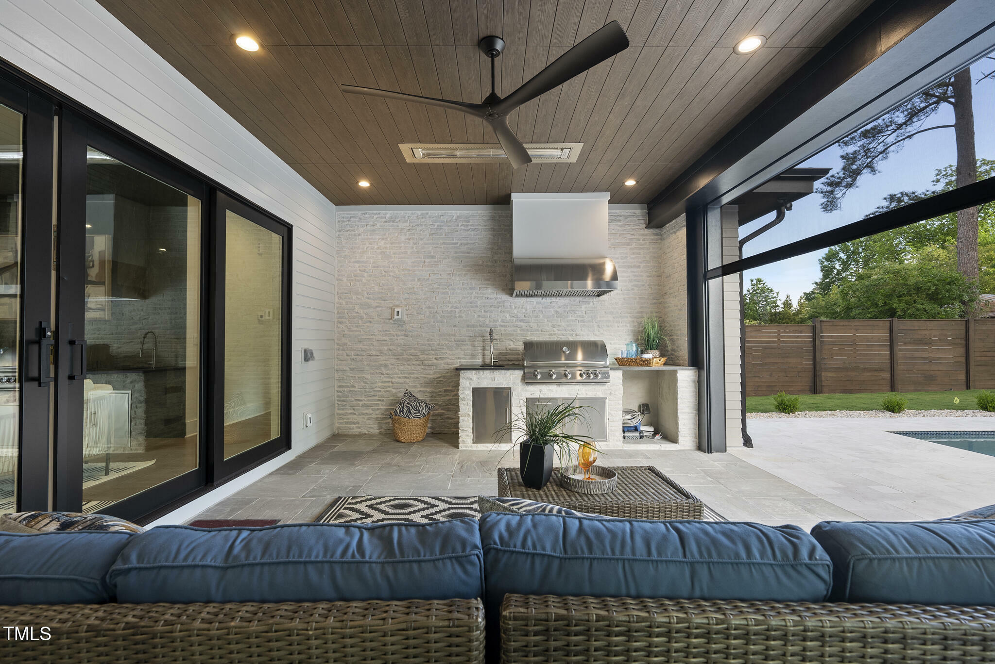 Property Photo: 662 Manchester Drive NC 27609
