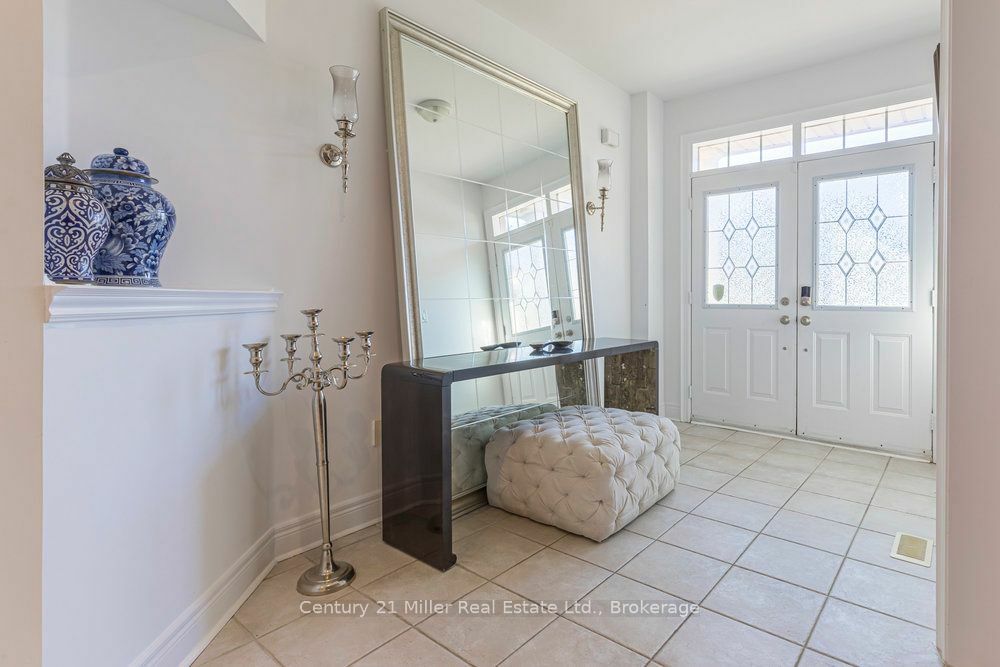 Property Photo:  2472 Upper Valley Cres  ON L6H 7P2 