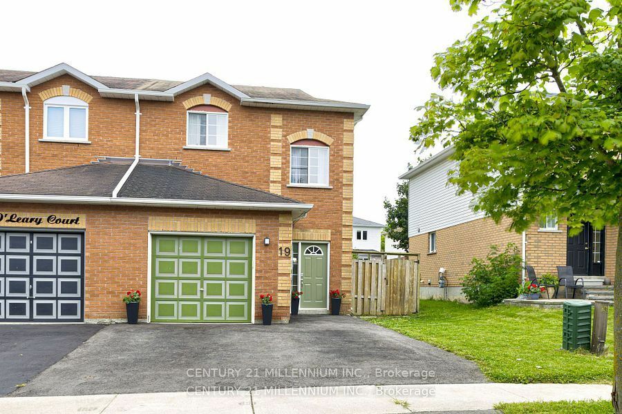 Property Photo:  19 O'Leary Crt  ON L0G 1W0 