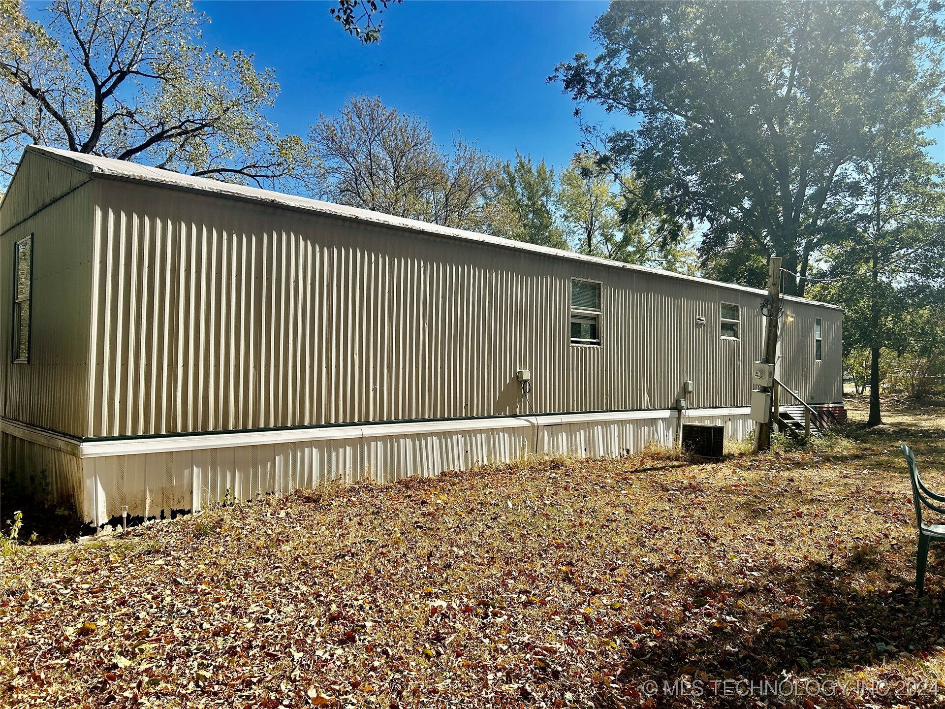 Property Photo:  118 S 6th Street  OK 74454 