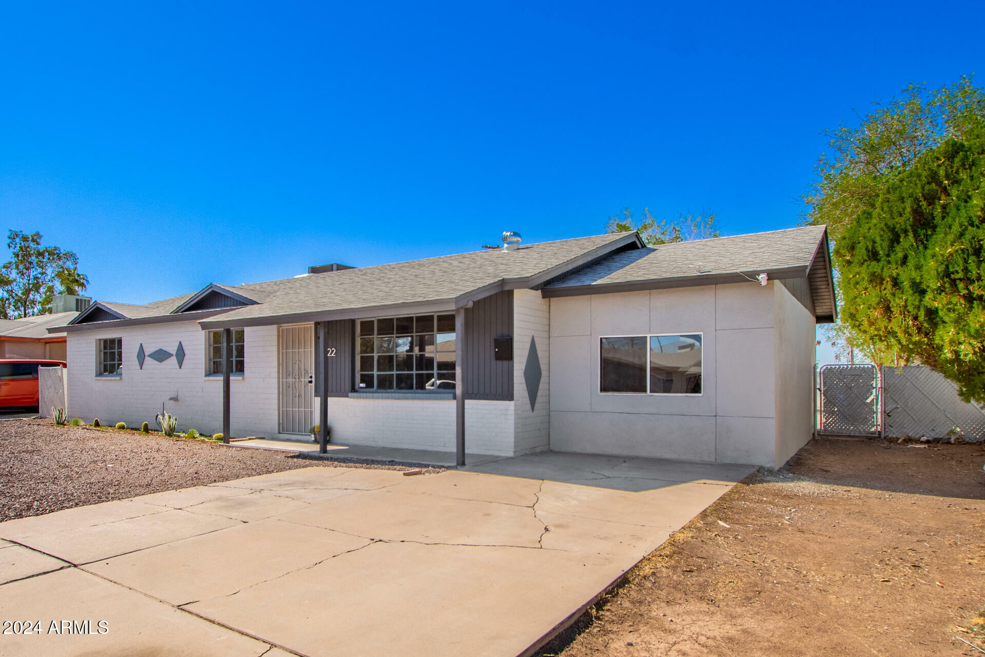 Property Photo:  1022 S Lola Lane  AZ 85281 