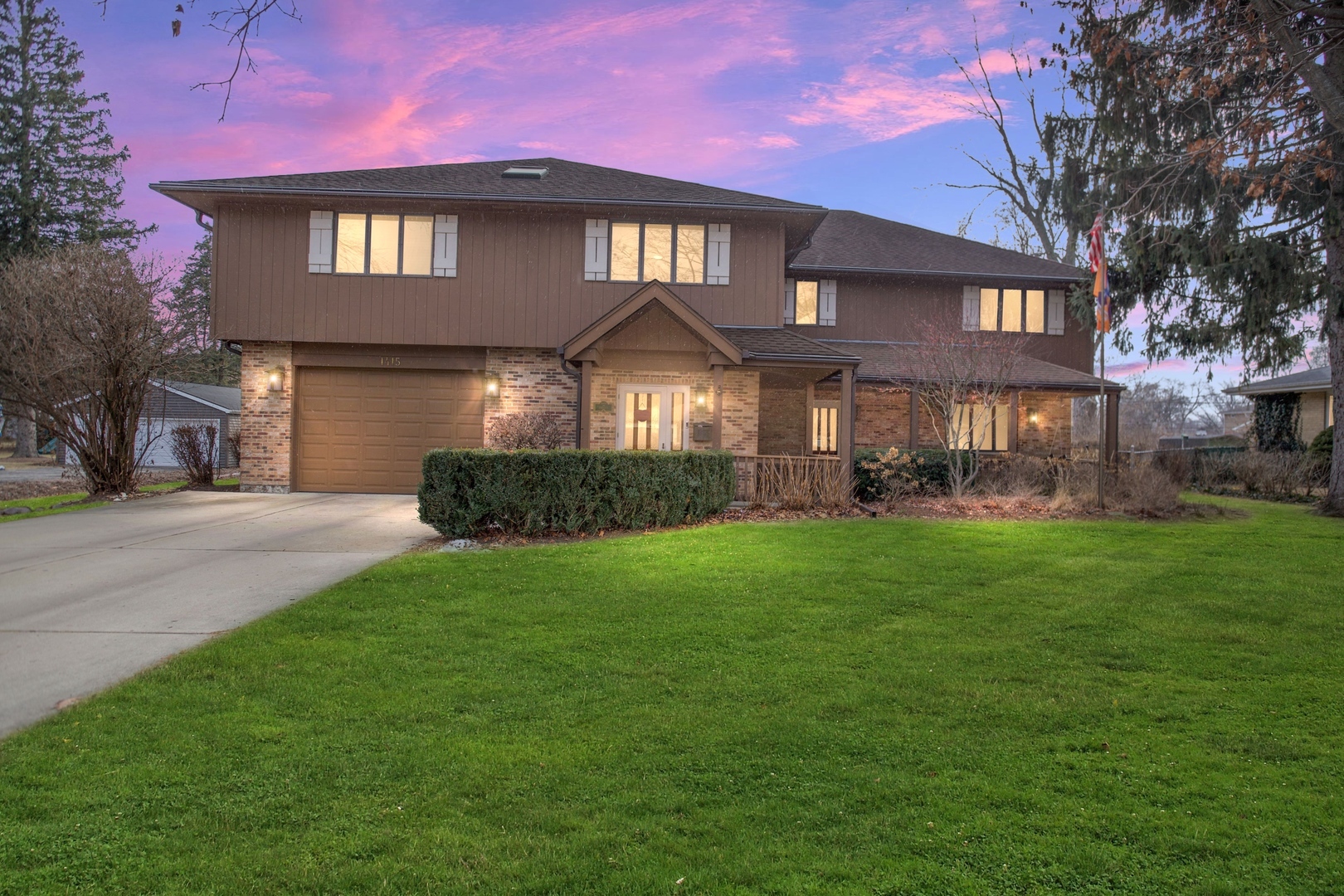 1415 W Hawthorne Street  Arlington Heights IL 60005 photo