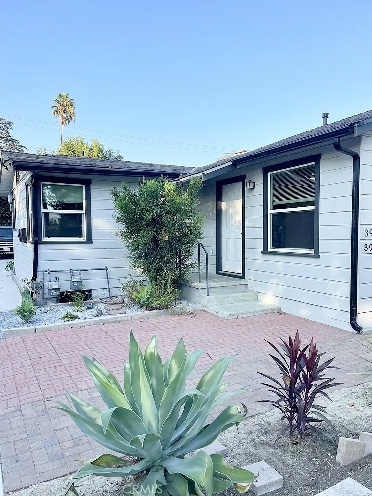 Property Photo:  3945 Mountain View Avenue  CA 91107 