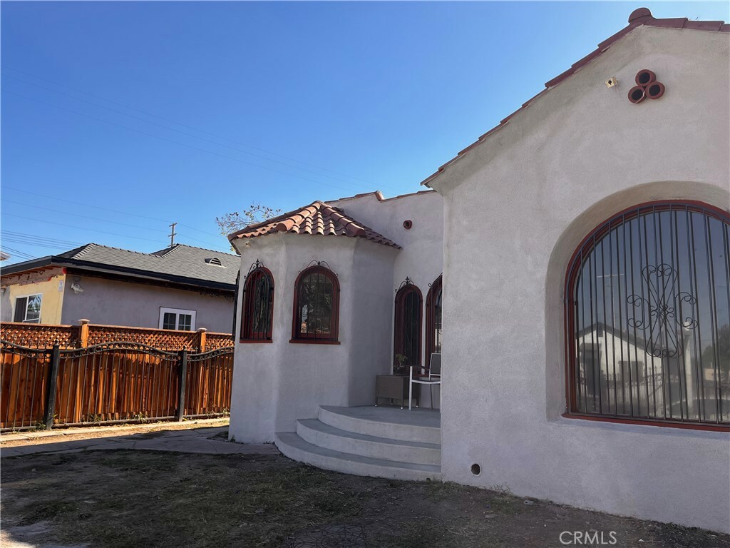 Property Photo:  716 W 105th Street  CA 90044 