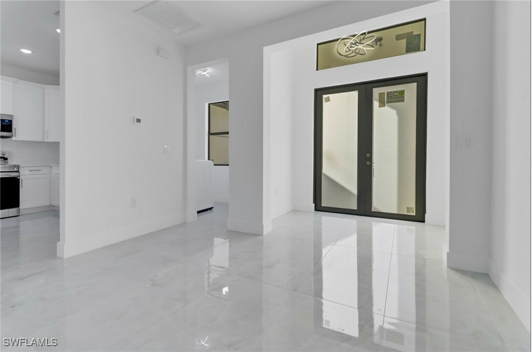 Property Photo: 3010 29th Street SW FL 33976