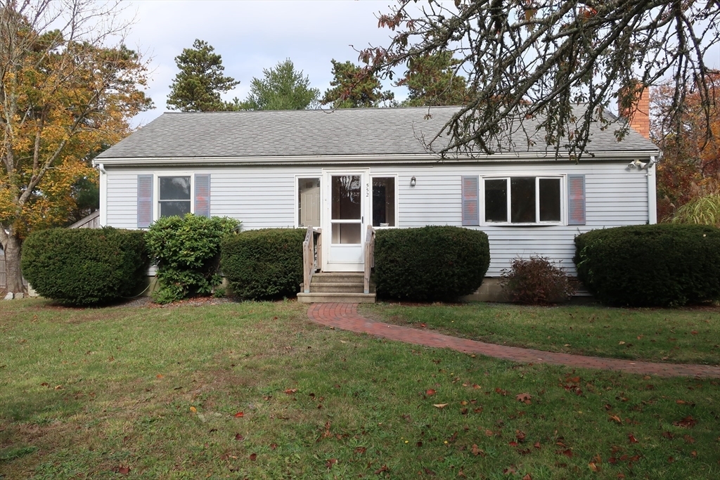 Property Photo:  552 Queen Anne Rd  MA 02645 