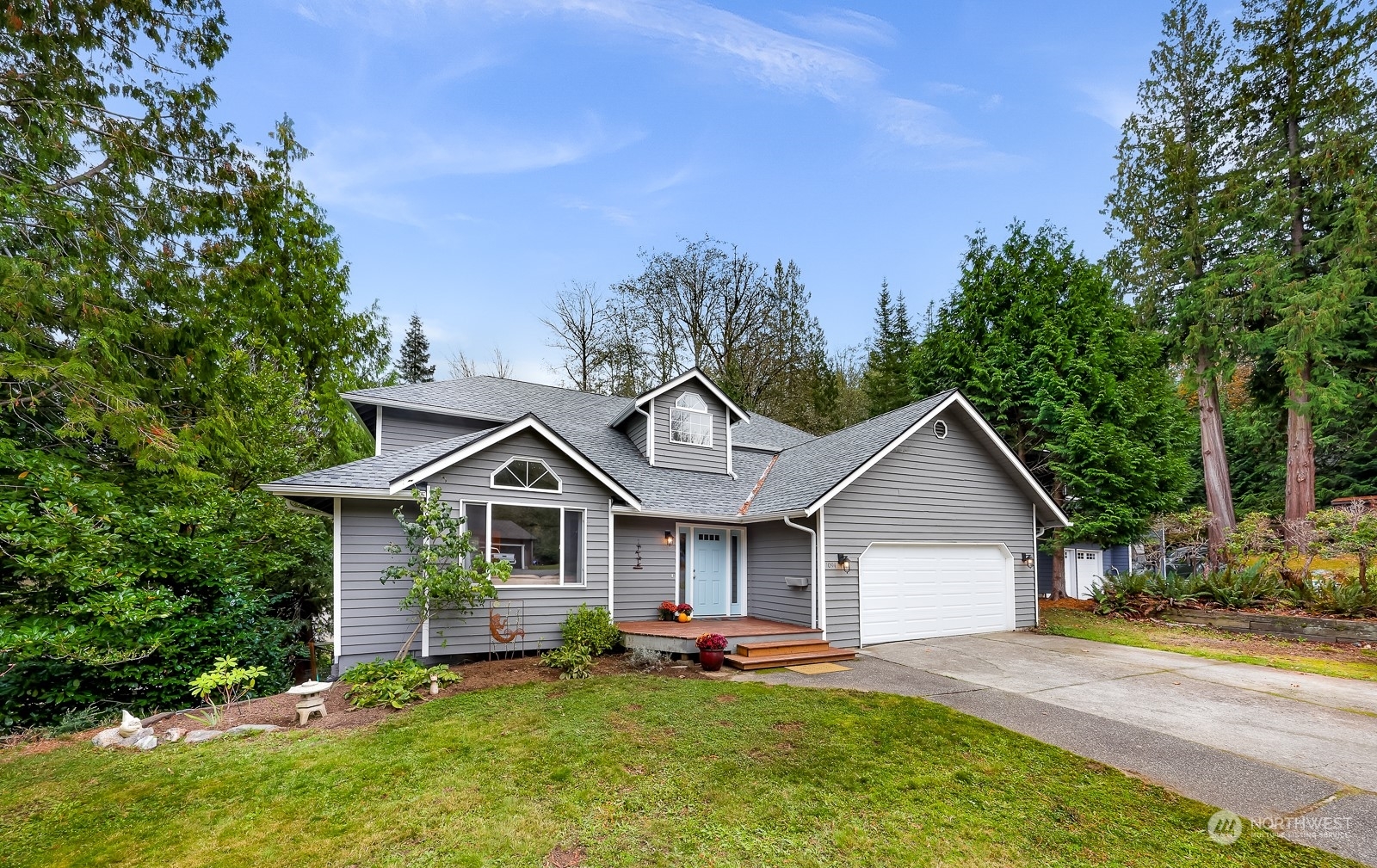 Property Photo:  1094 Cedar Hills Avenue  WA 98229 