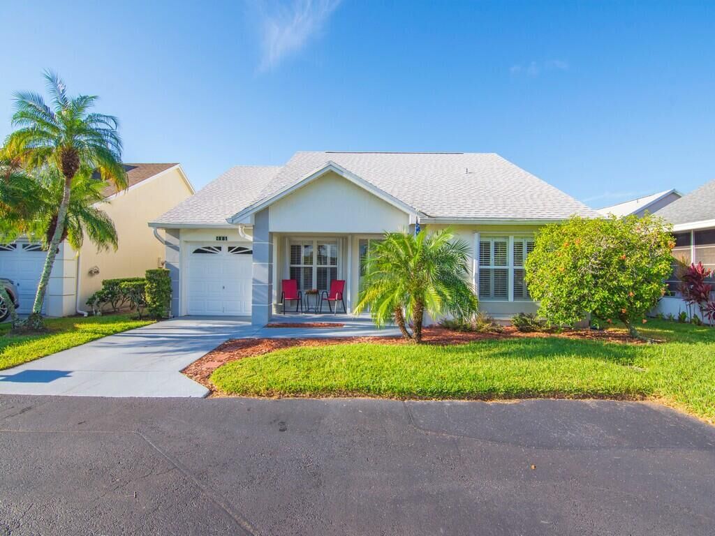Property Photo: 465 NW Turin Court FL 34986