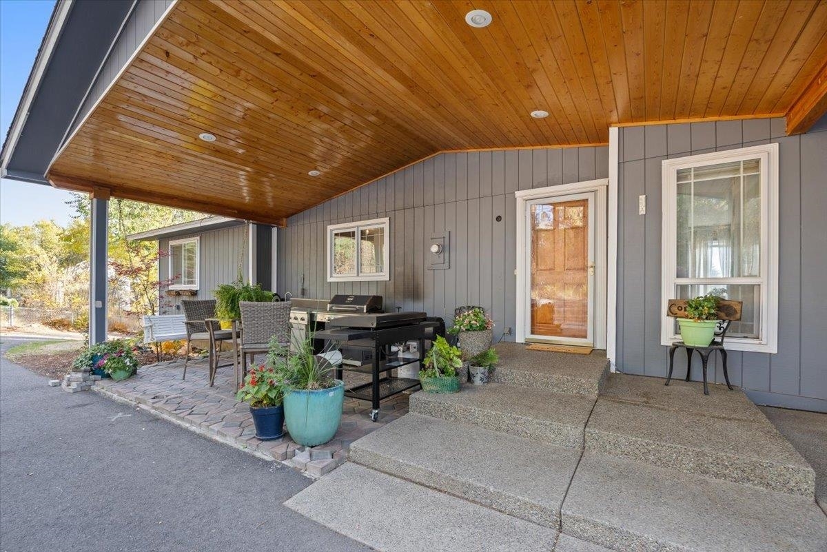 Property Photo:  8406 E Wellesley Ave  WA 99212 