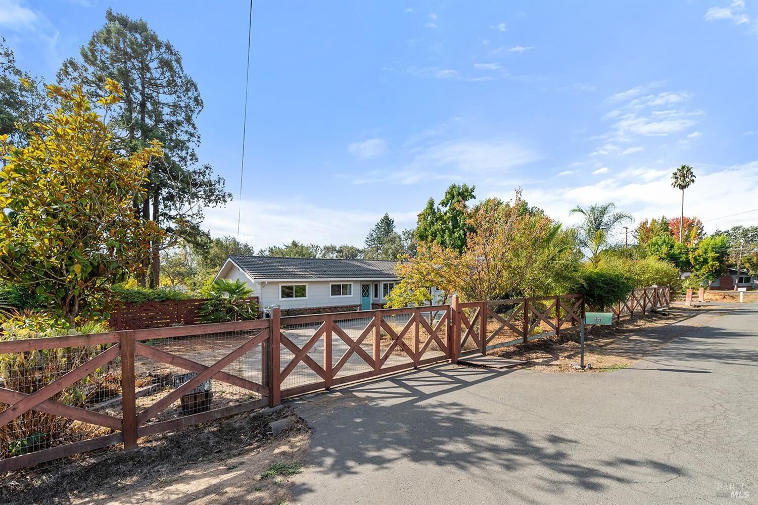Property Photo:  527 Hart Lane  CA 95472 
