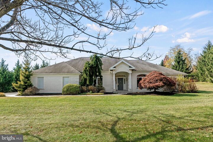 4512 Fargreen Road  Harrisburg PA 17110 photo