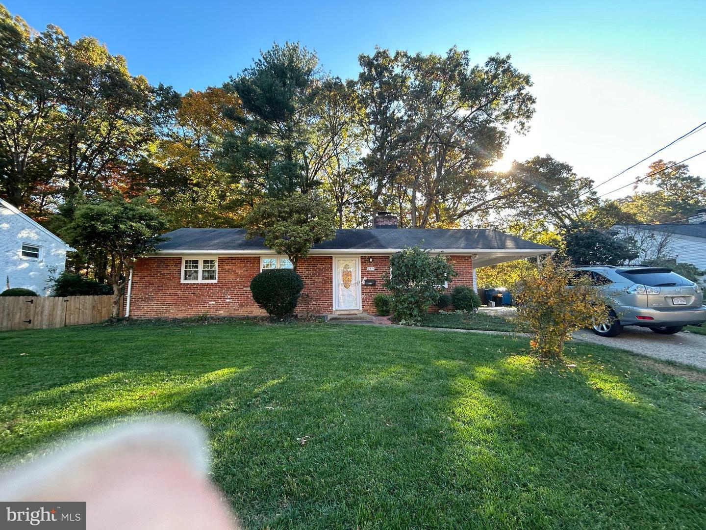 Property Photo:  7511 Hamlet Street  VA 22151 