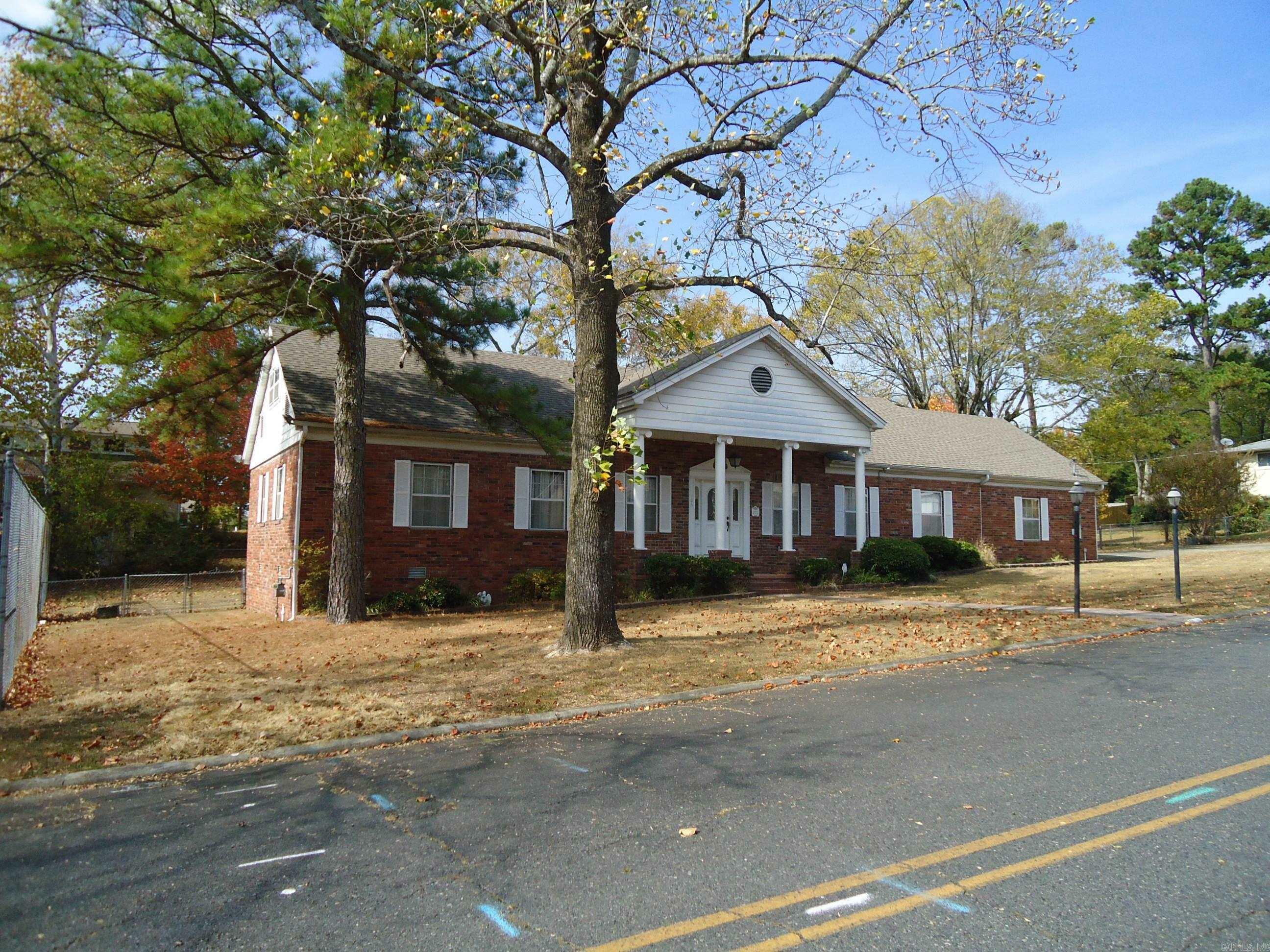 Property Photo: 106 Siesta Street AR 71913