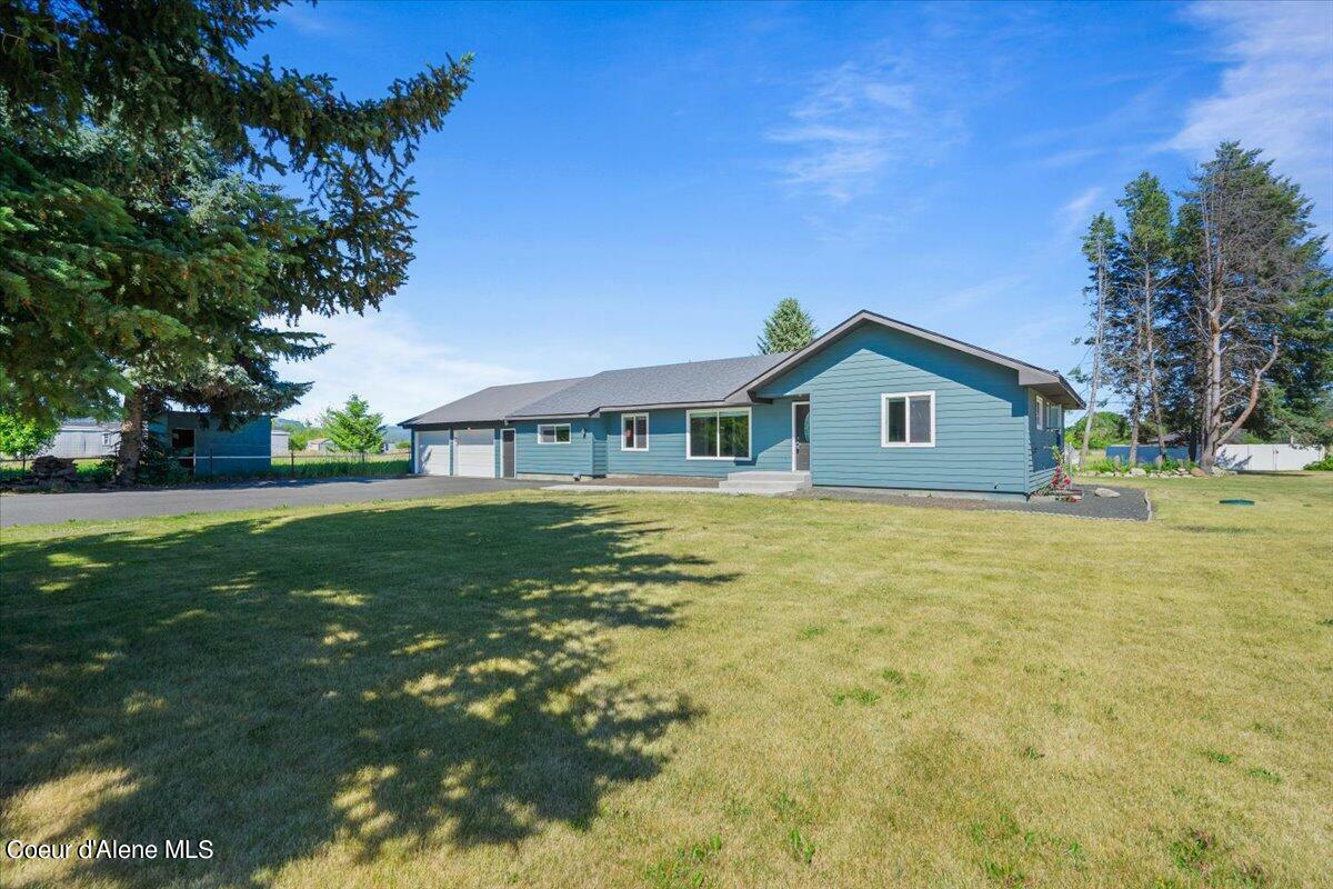 Property Photo:  6212 N Chase Road  WA 99025 