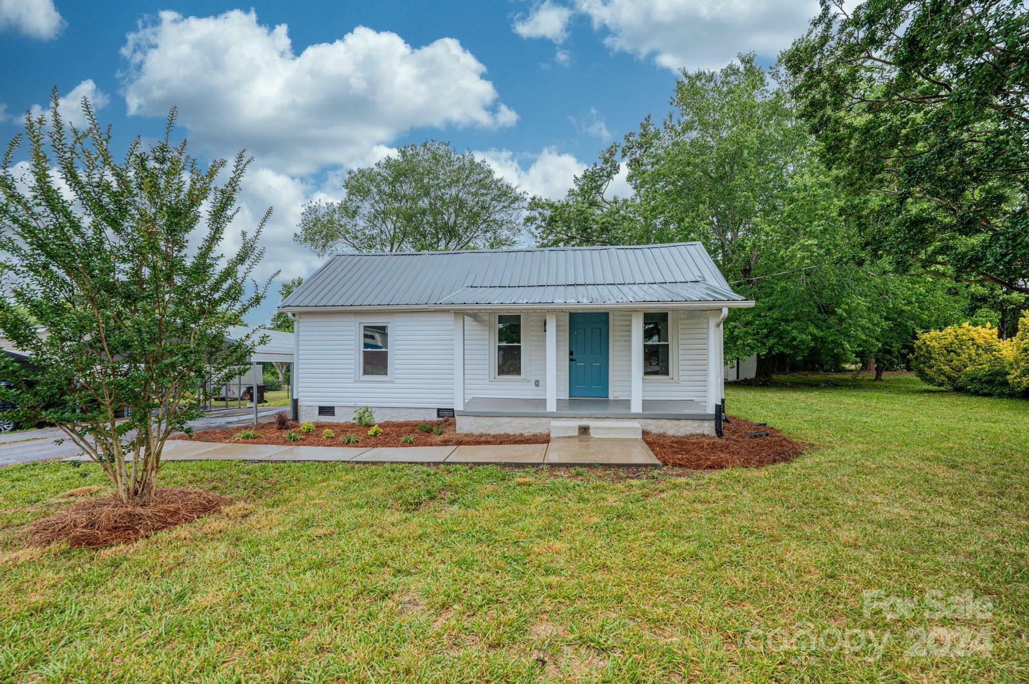 Property Photo:  604 5th Street Place SW  NC 28637 