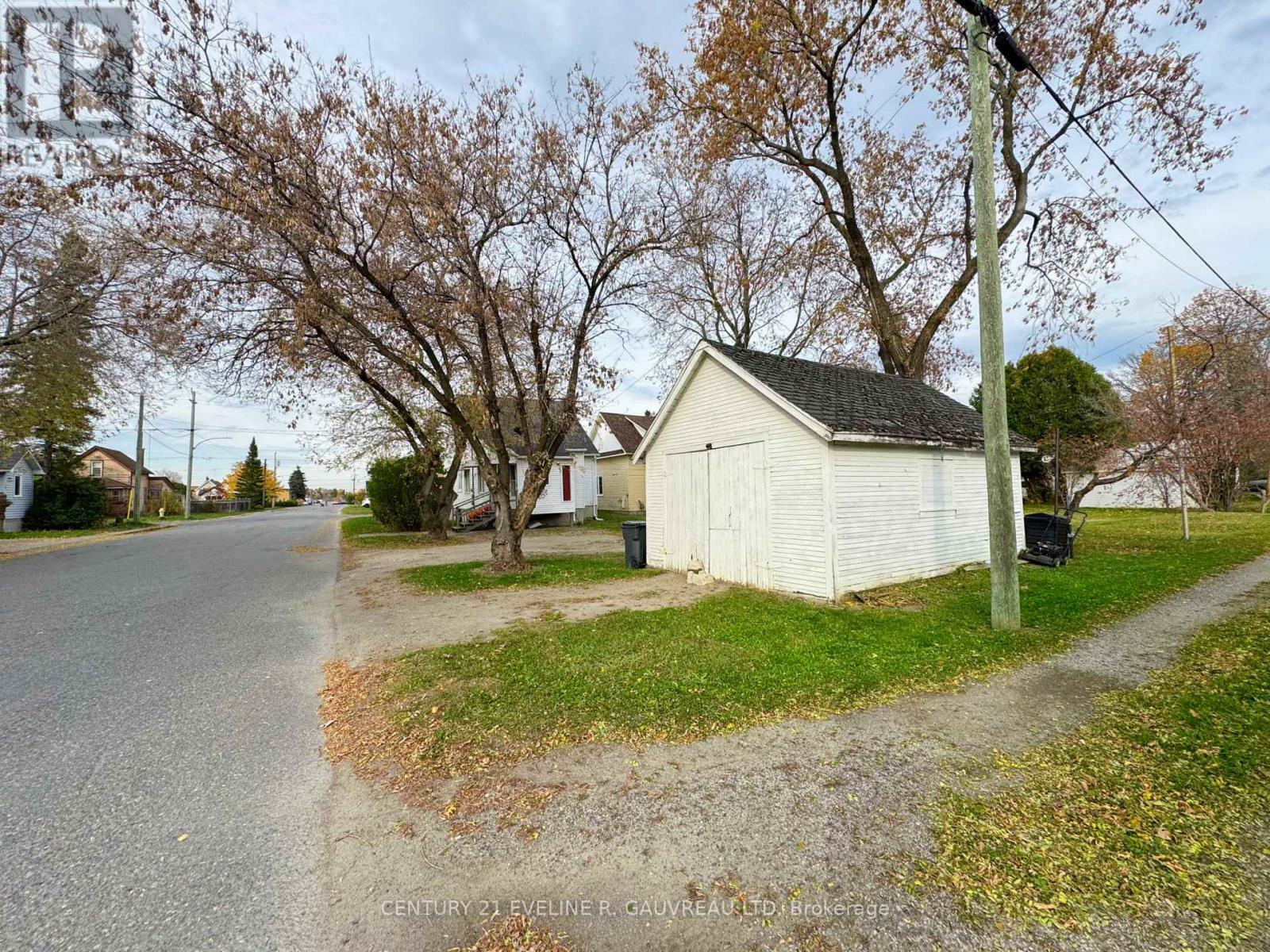 Photo de la propriété:  258 McCamus Avenue  ON P0J 1P0 