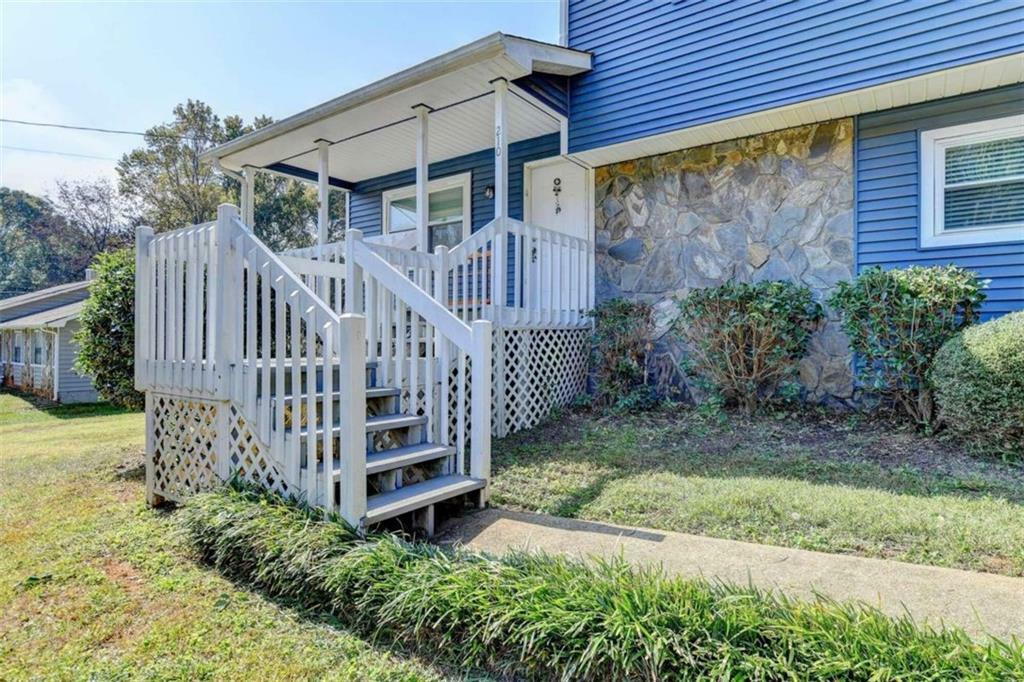 Property Photo:  210 Summertown Drive  GA 30281 