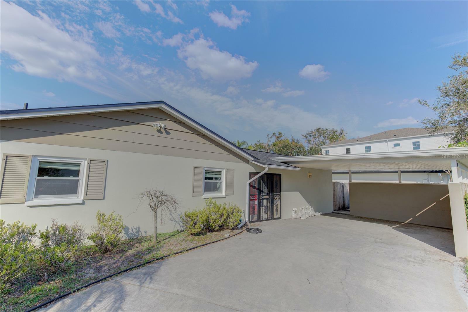 Property Photo:  3015 W Asbury Place  FL 33611 