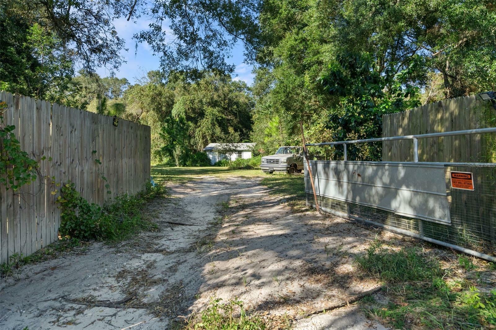 Property Photo: 16629 Caldwell Lane FL 34610