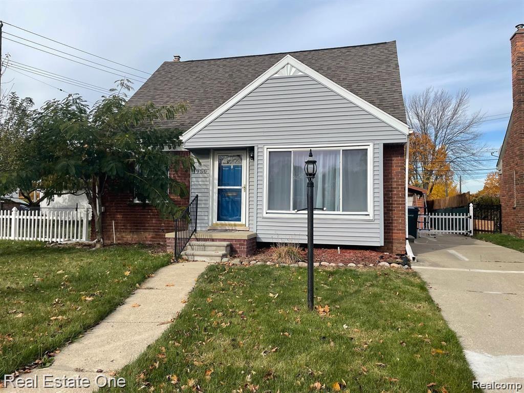Property Photo: 1950 Walnut Street MI 48124 4028