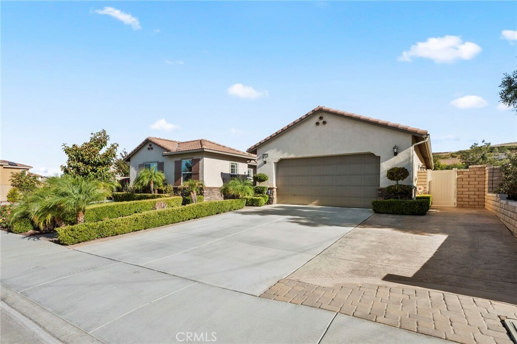 Property Photo:  35554 Laurel Tree Court  CA 92596 