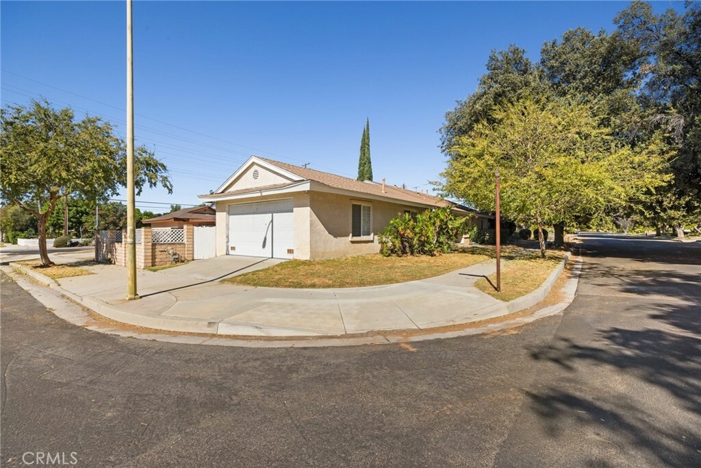 Property Photo:  9201 Crebs Avenue  CA 91324 