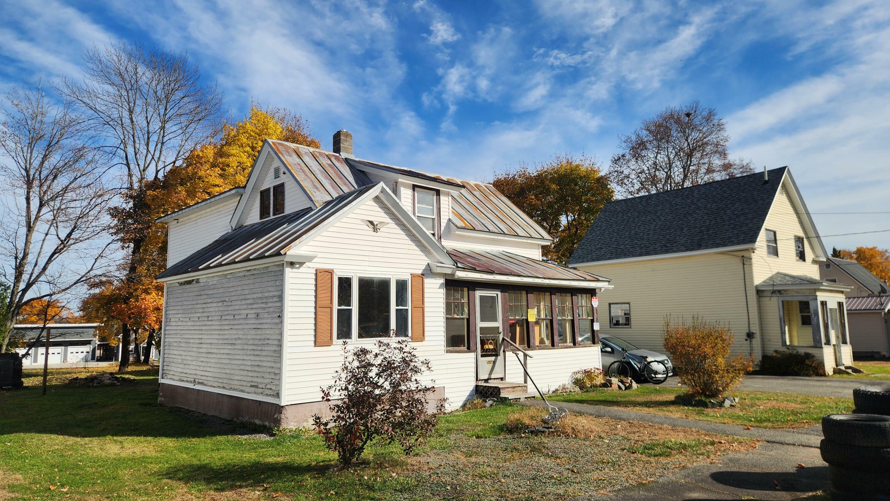 Property Photo:  185 Knox Street  ME 04462 