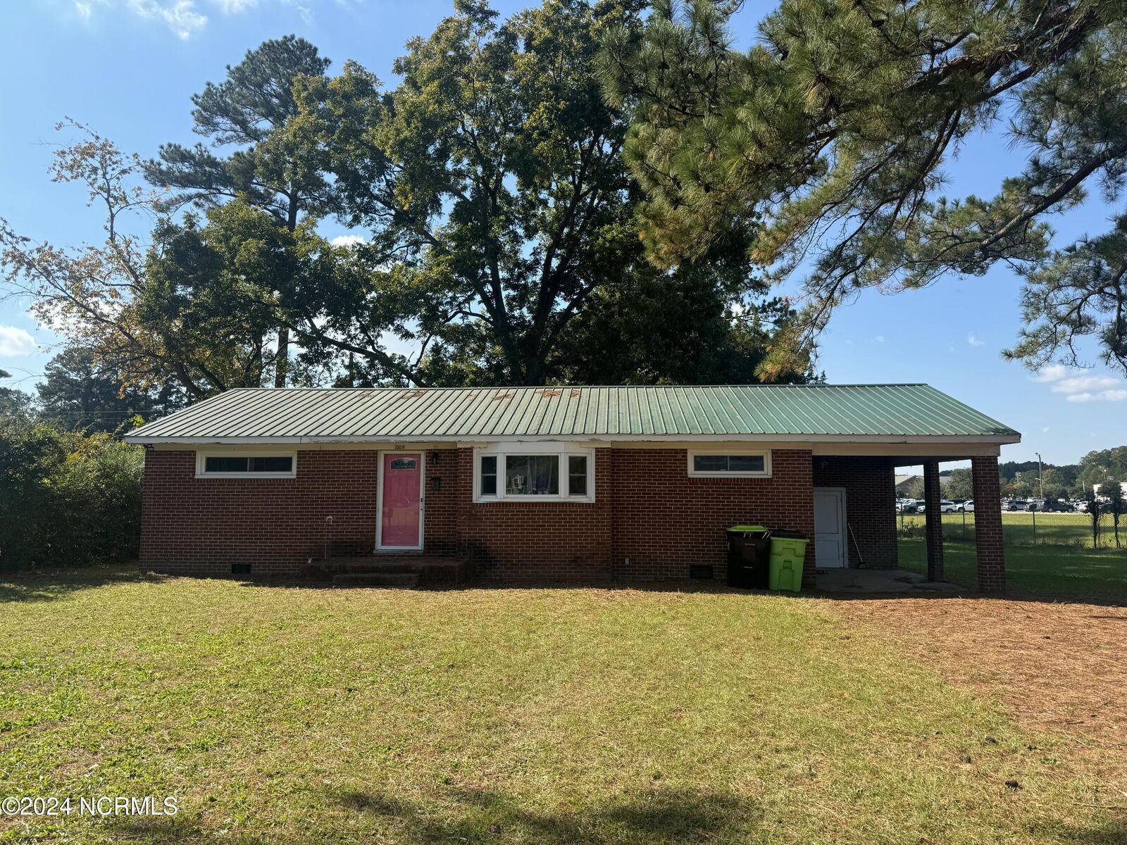 Property Photo: 1009 N Curtis Street NC 27910