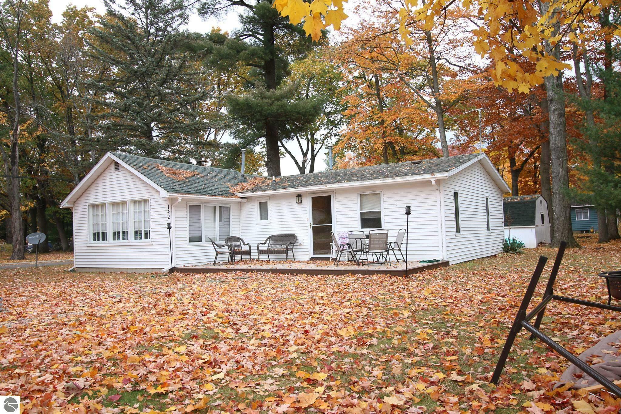 Property Photo:  142 Winona Place  MI 49601 