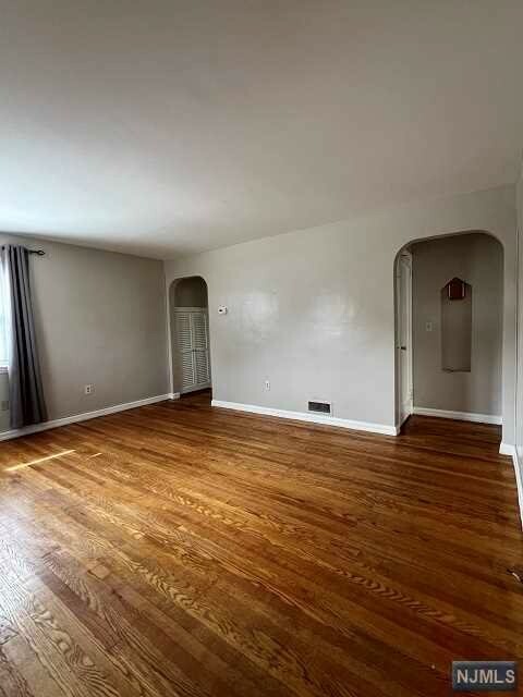 Property Photo:  4-10 Grunauer Place  NJ 07410 