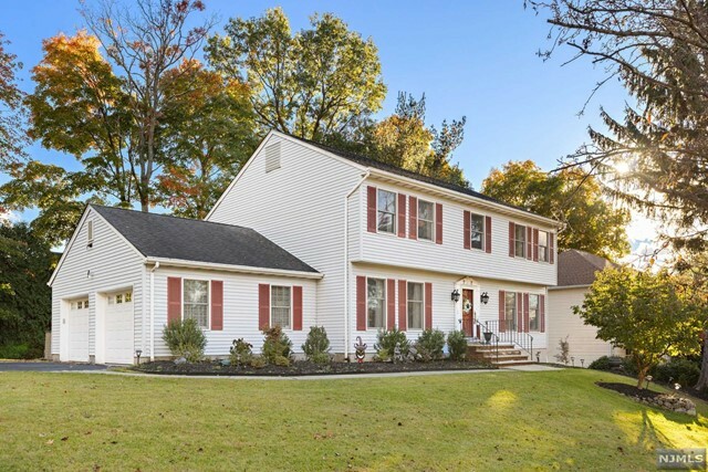 Property Photo:  22 Rock Ridge Road  NJ 07430 