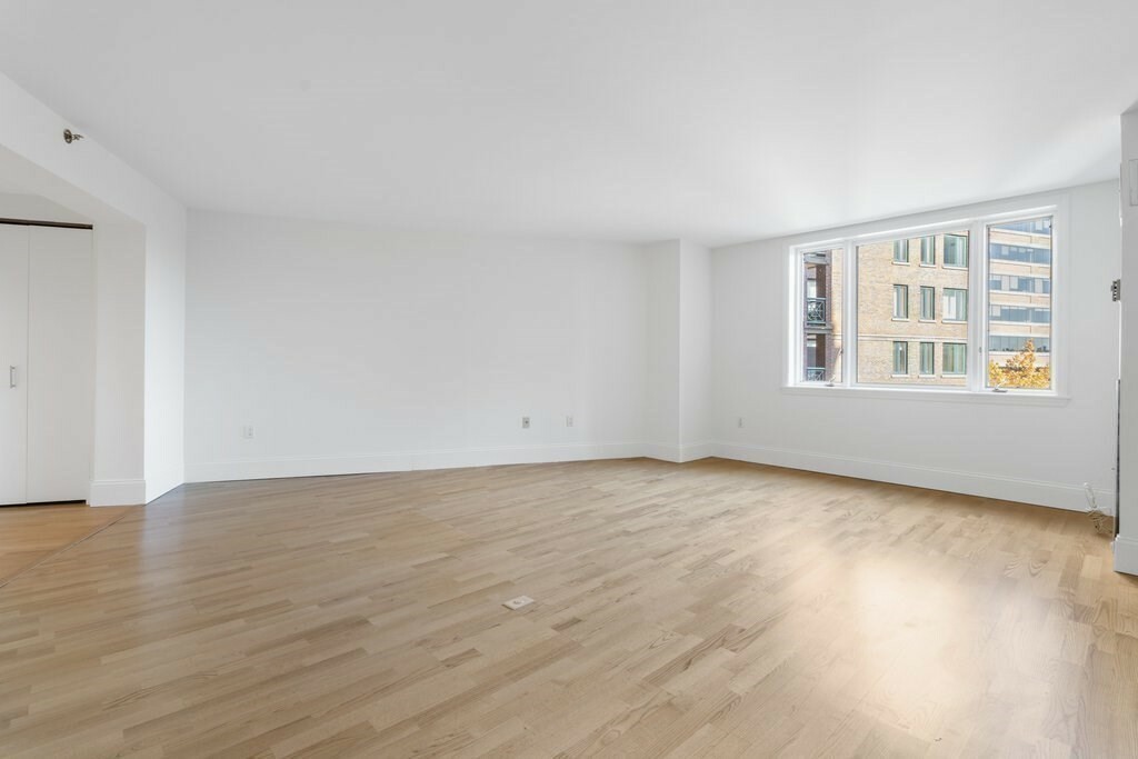 Property Photo:  10 Rogers St 507  MA 02142 