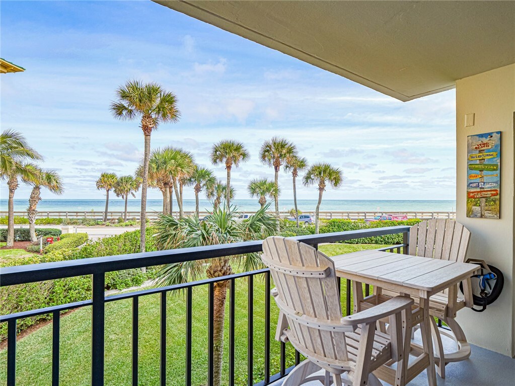 Property Photo:  4101 Ocean Drive 2A  FL 32963 