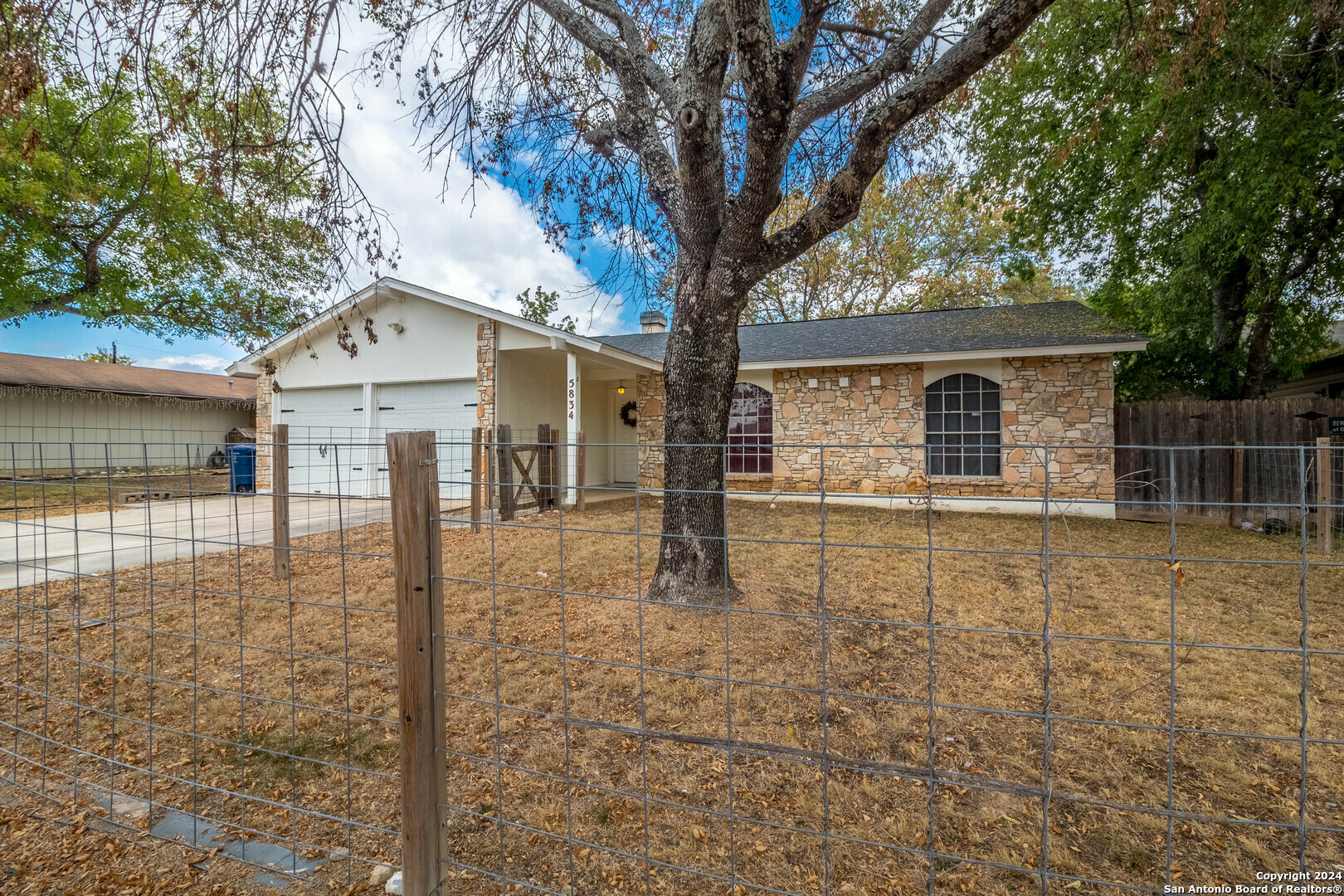 Property Photo:  5834 Les Harrison Dr.  TX 78250 