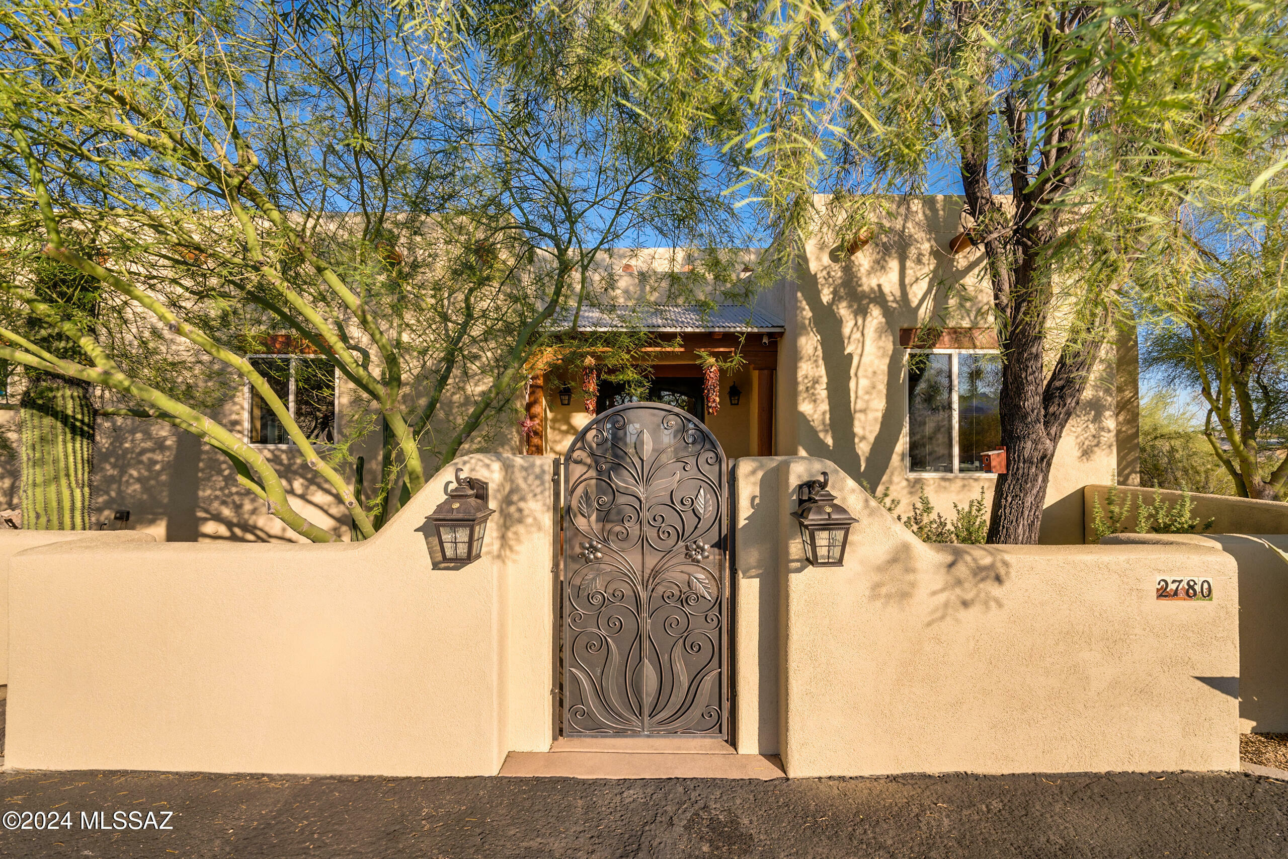 Property Photo:  2780 N Sunrock Lane  AZ 85745 