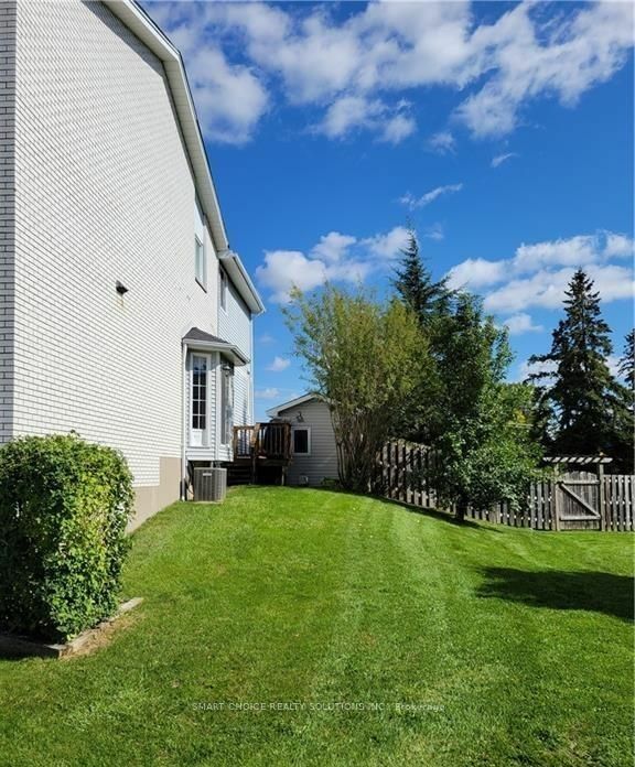 Photo de la propriété:  210-216 Homestead Crescent  ON N6G 2E5 