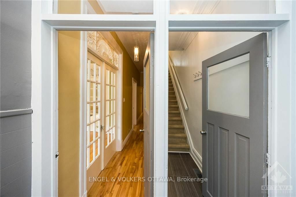 Property Photo:  458 McLeod St  ON K1R 5P6 