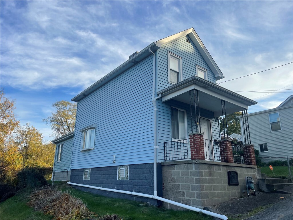 Property Photo:  511 West Alley  PA 15063 