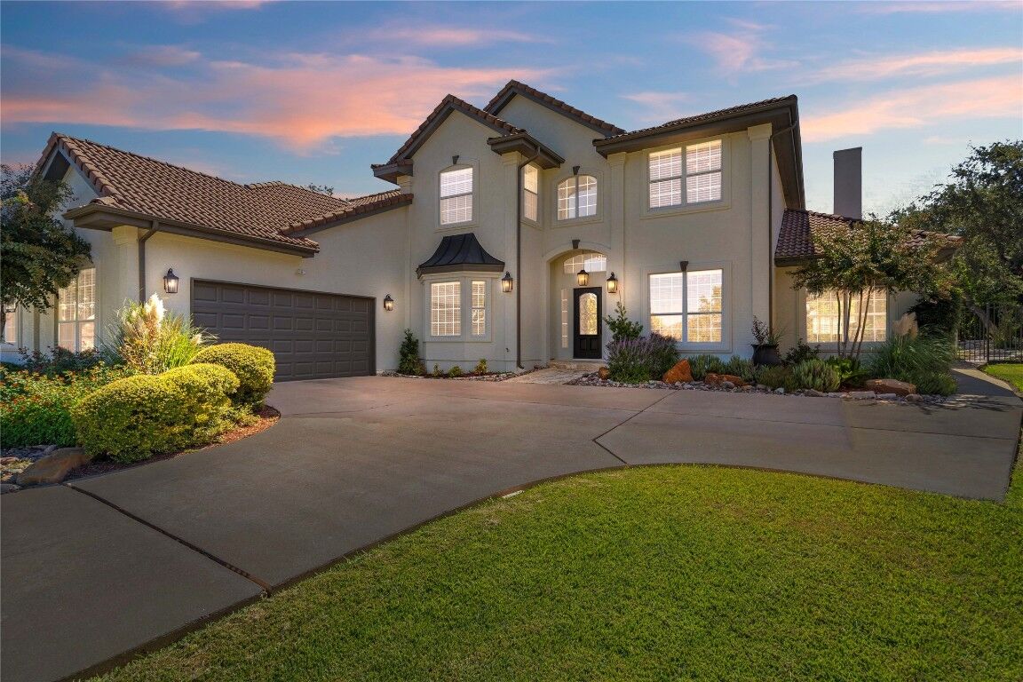 Property Photo:  19 Lost Meadow Trail  TX 78738 