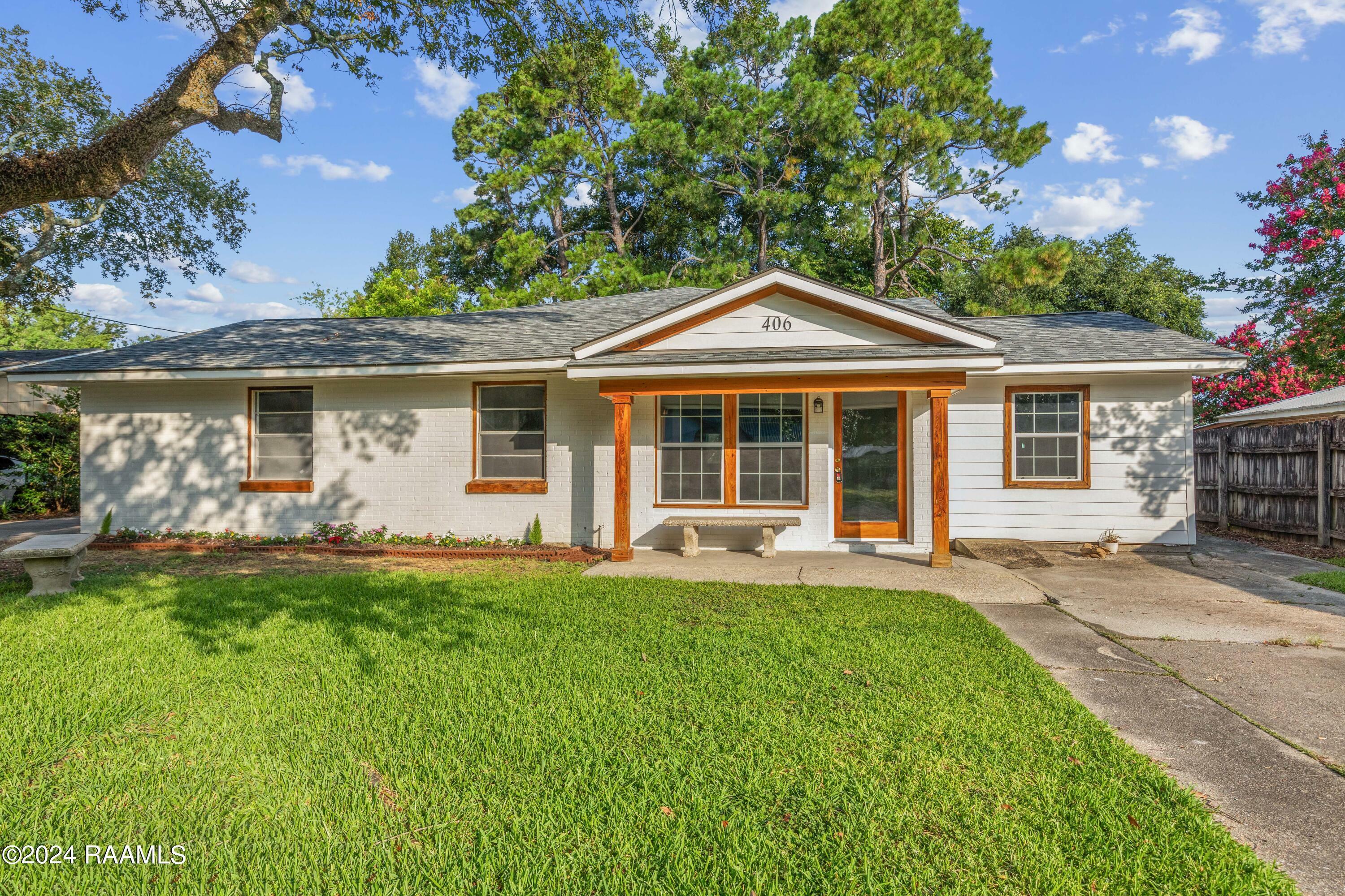 Property Photo: 406 Orange Grove Avenue LA 70560