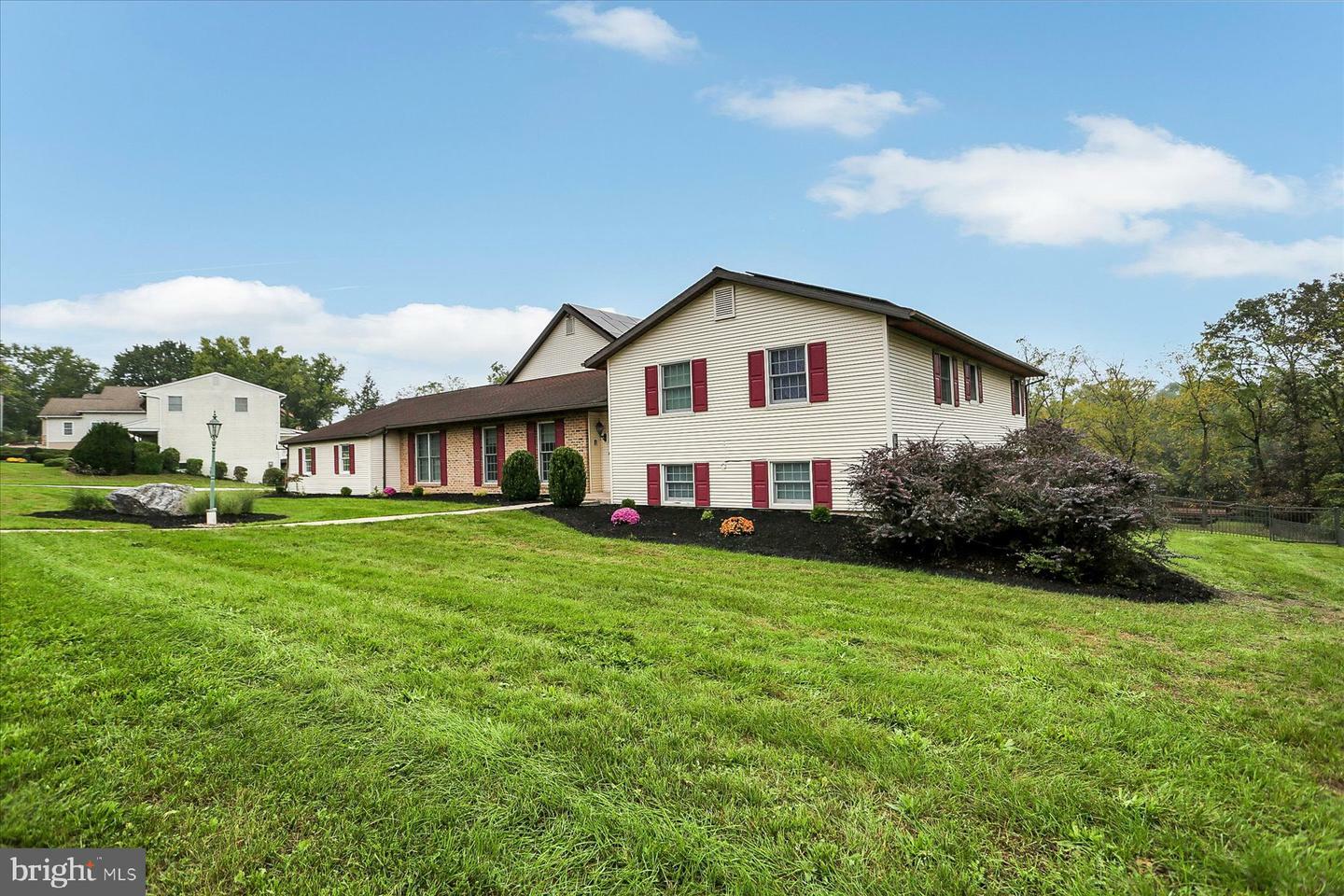 Property Photo:  211 Shatto Drive  PA 17013 