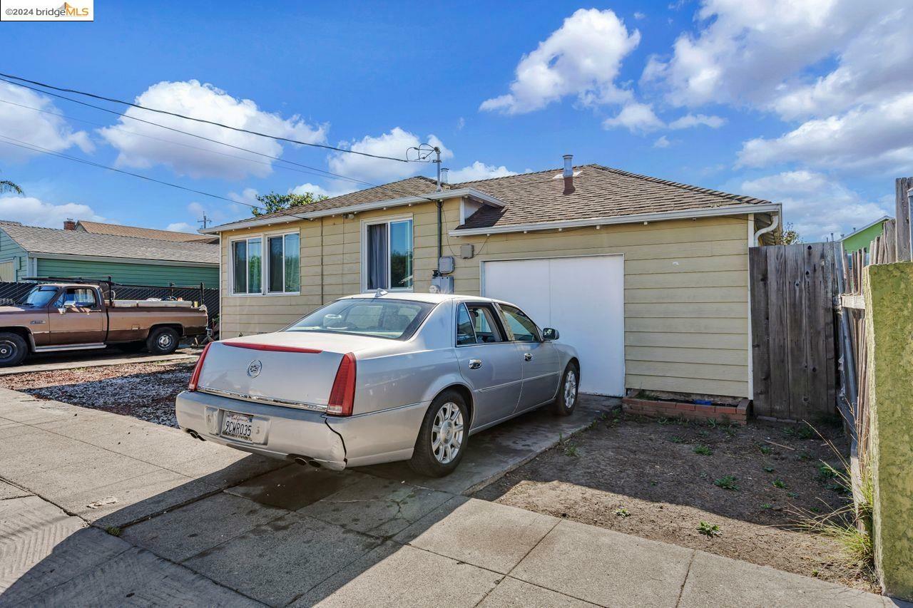 Property Photo:  2366 Esmond Ave  CA 94804 