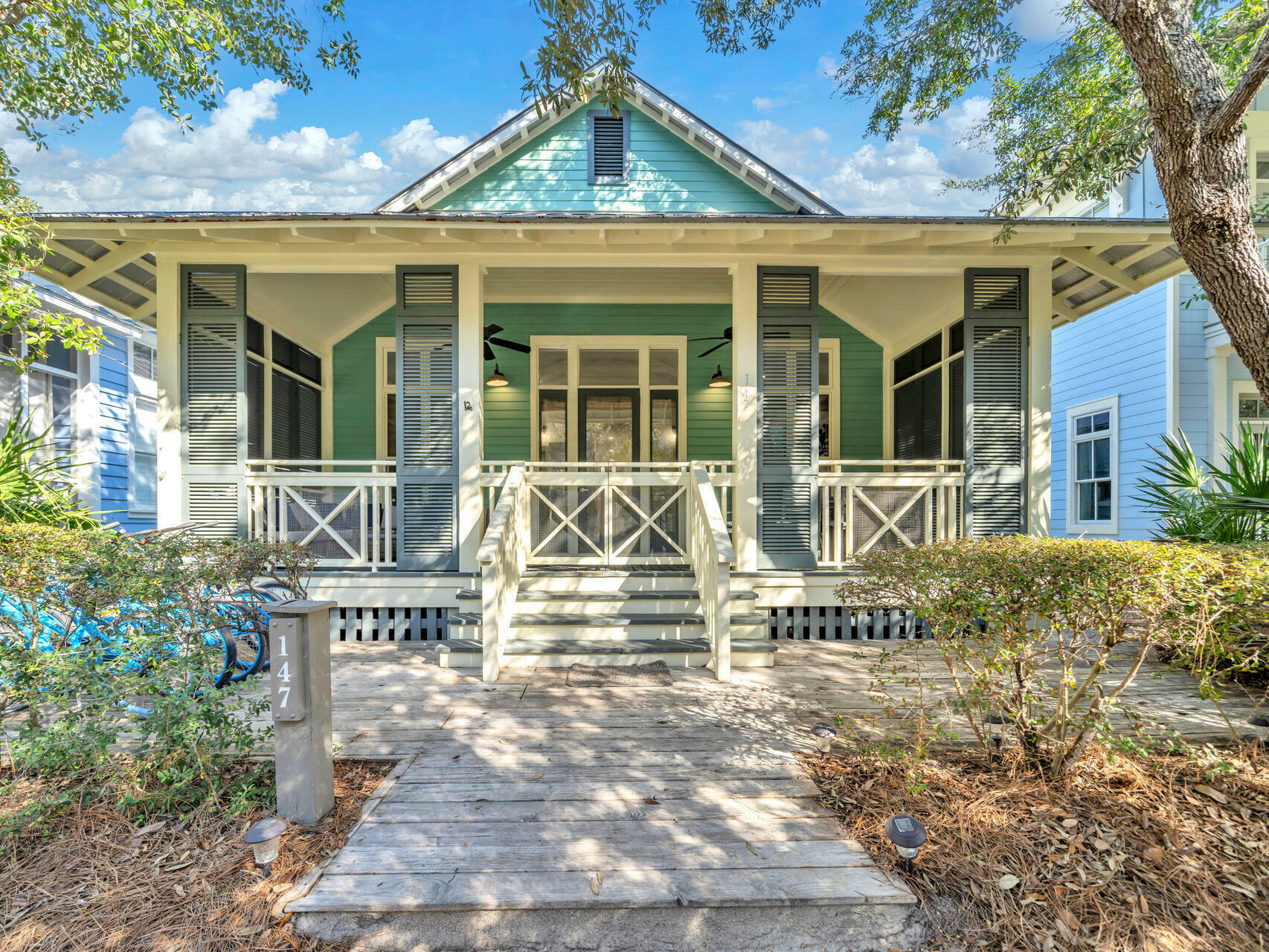Property Photo: 147 Silver Laurel Way FL 32459