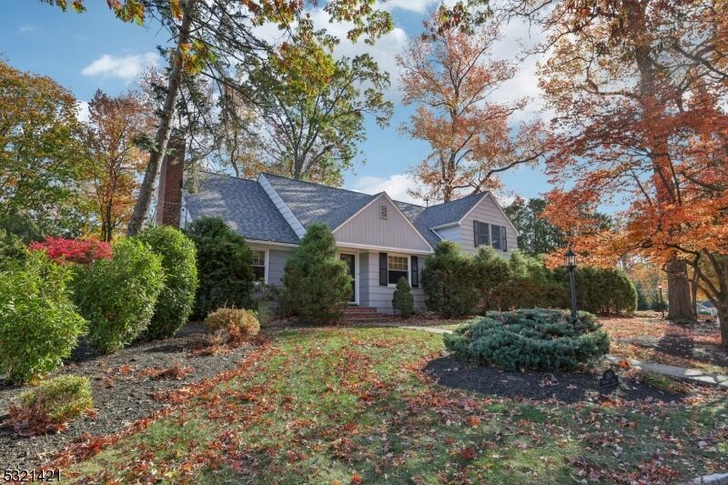 Property Photo:  260 Hickory Ln  NJ 07092 