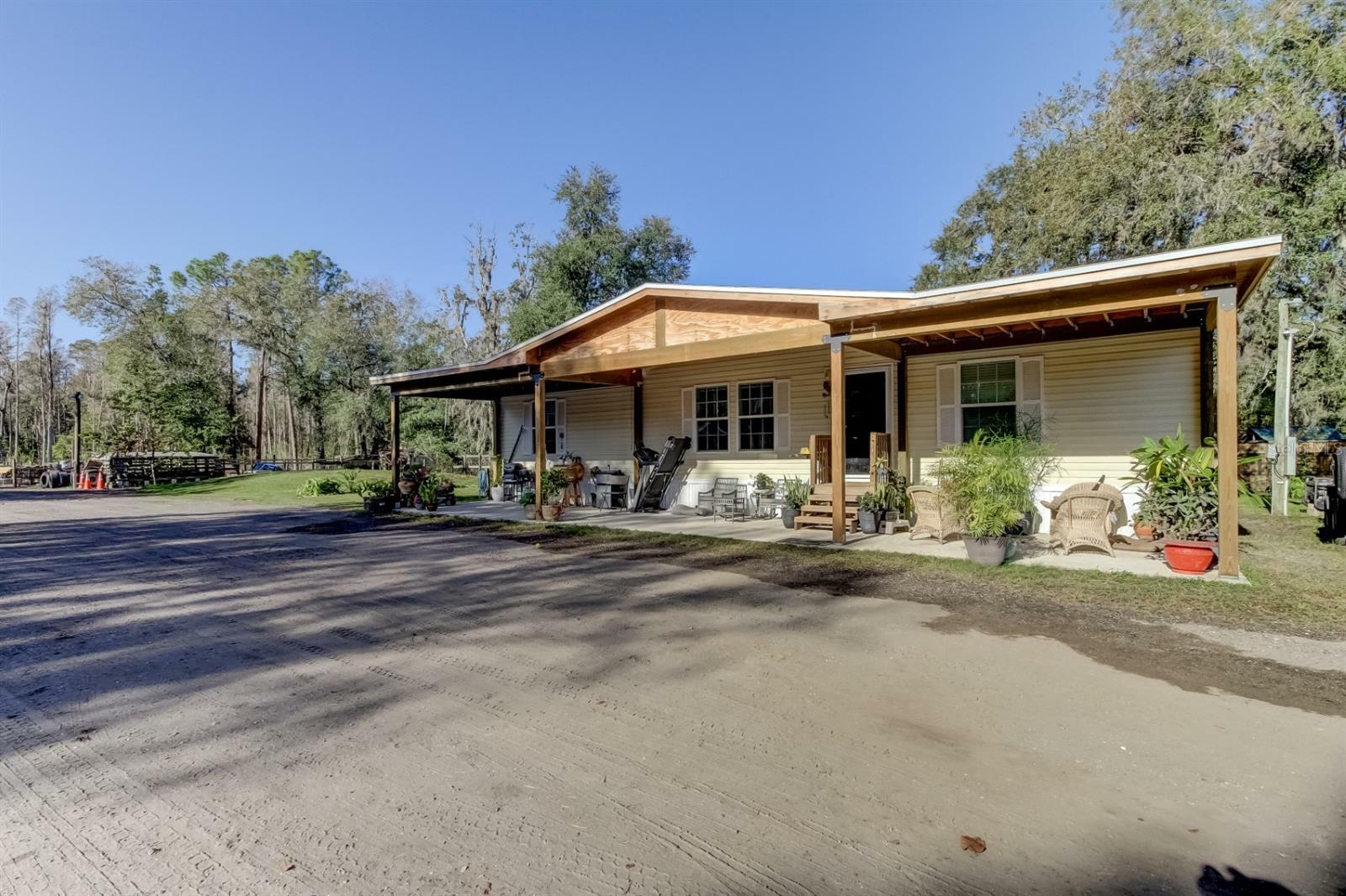 Property Photo:  2620 Forestland Drive  FL 33809 