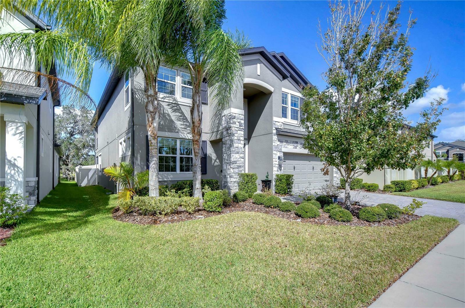 Property Photo:  10330 Stallion Fields Way  FL 33647 