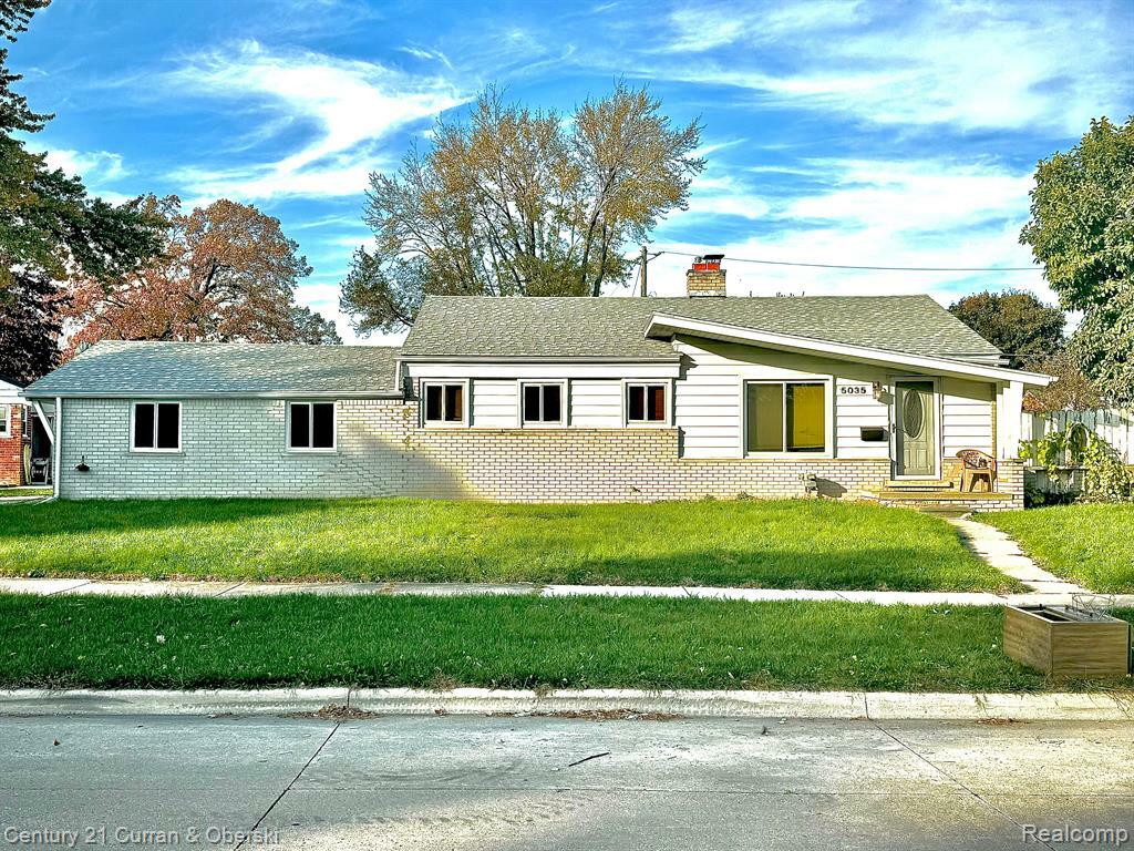 Property Photo: 5035 Lyons Circle MI 48092 1720